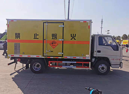 敦煌爆破器材运输车技术升级与安全合规新趋势